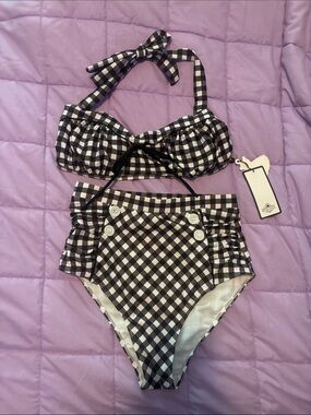 Retro stage high wasted bikini size medium